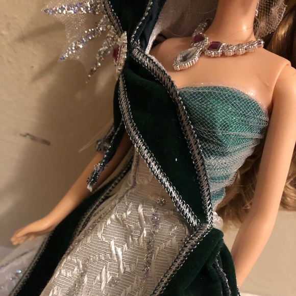 2005 Holiday Emerald Barbie Doll by Bob Mackie Mattel H8583 - Picture 3 of 6